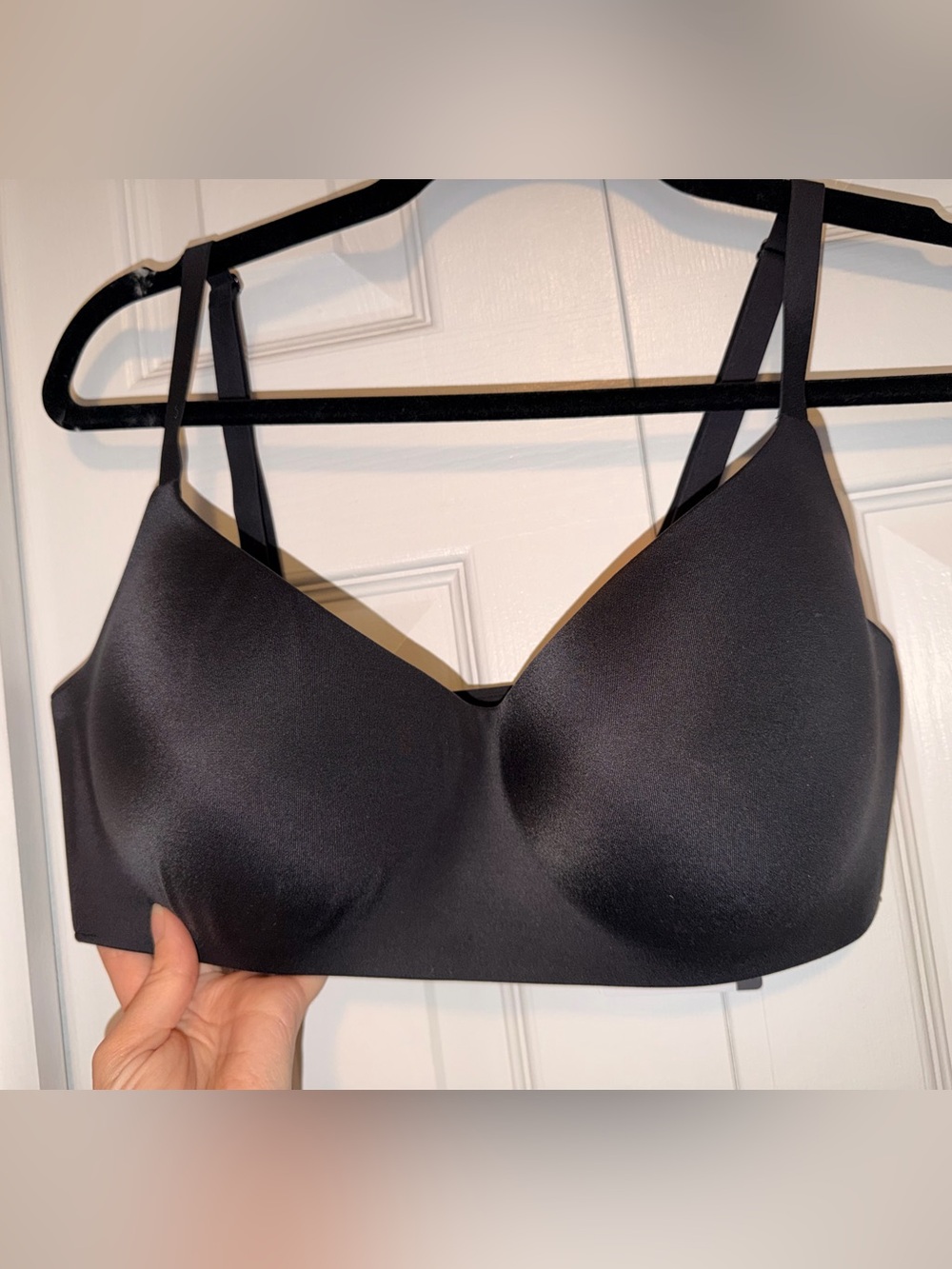 Lululemon - Wundermost Adjustable Black Wireless T-Shirt Bra